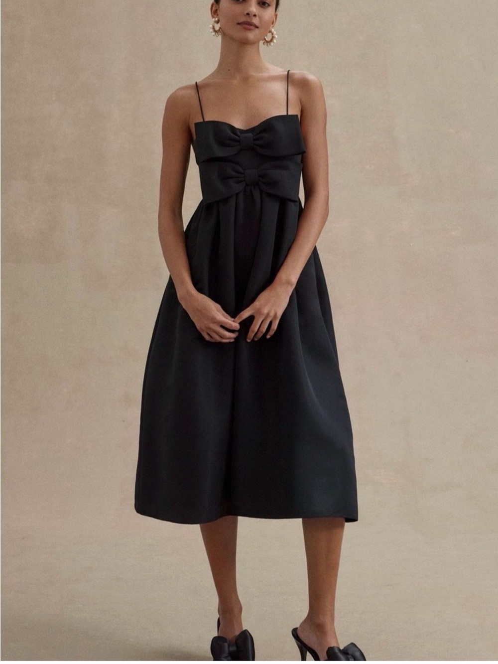 Sachin and Babi Sloane Elegant Black Bow-Front Spaghetti Strap Dress